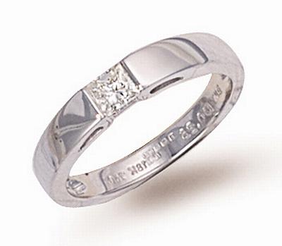 18 Carat White Gold Diamond Engagement Ring (498)