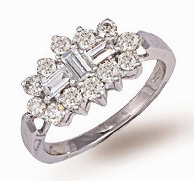 18 Carat White Gold Diamond Ring (345)