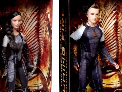 Black Label Hunger Games Katniss & Peeta Collectors Figures