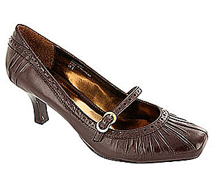 Barratts Beautiful Leather Square Toe Court Shoe - Size 10