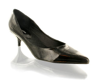 Barratts Cute Patent Low Court Shoe - Sizes 1-2