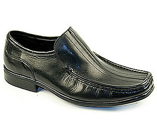 Striking Loafer Shoe with Centre Seam Stiching