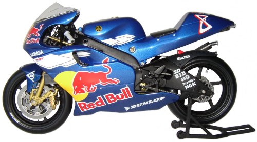 Bikes 1:12 Scale Yamaha YZR 500 Team Red Bull 2002 - Garry McCoy
