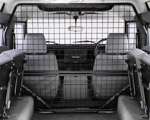 mesh dog guard for 90 Bulkhead deleted 02 MY