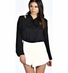 boohoo Bronte Cut Out Pussybow Blouse - black azz24418
