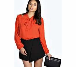 boohoo Bronte Cut Out Pussybow Blouse - poppy azz24418