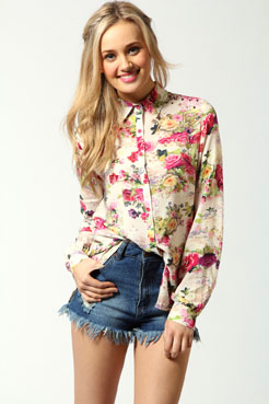 boohoo Gemma Floral Print Blouse With Gold Studed Front