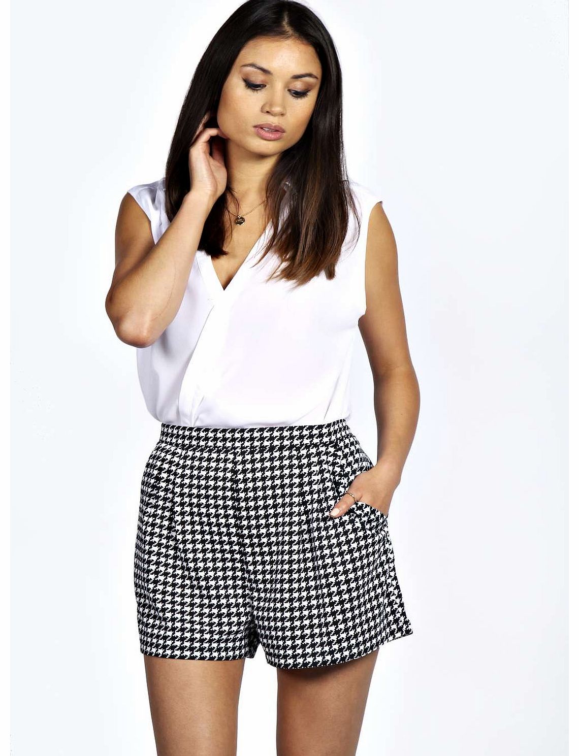 Rosie Houndstooth Woven Shorts - black azz19266
