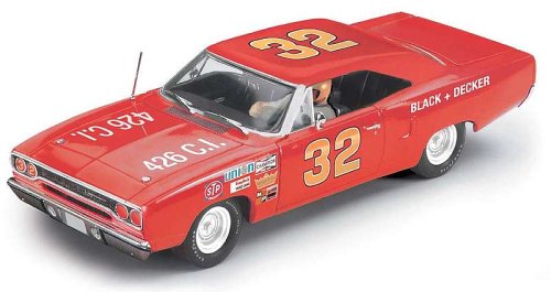 Carrera 25718 Plymouth Roadrunner No.32 Riverside 1970 1:32nd Scale