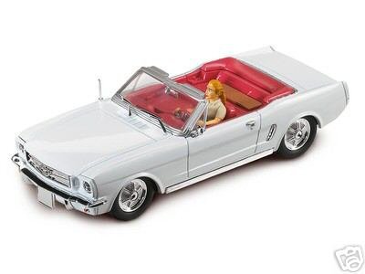 25737 Ford Mustang Convertible "James Bond 007 Goldfinger" 1:32nd Scale
