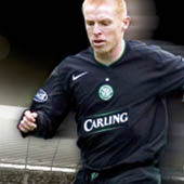 Celtic Third Shirt 2005/07 - Long Sleeve with Thompson 8 printing.