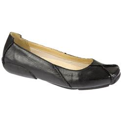 Female Gem Deluxe Leather Upper Leather/Textile Lining in Black, White