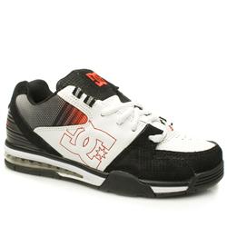 Male Shoes Versatile Xe Leather Upper Dc Shoes in Black and White