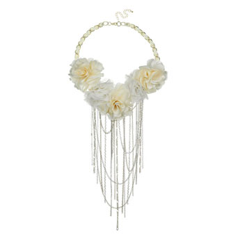 Cream flower bouquet necklace