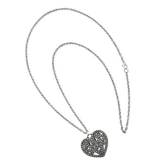 Metallic heart engraved pendnt