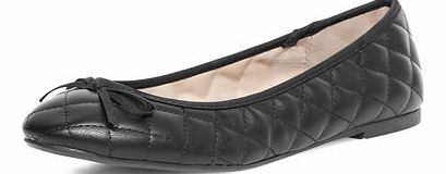 Dorothy Perkins Womens Black quilted round toe pumps- Black