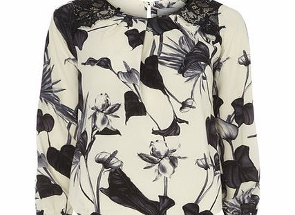 Dorothy Perkins Womens Petite Lace Floral Blouse- Black DP79855901