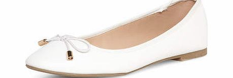 Dorothy Perkins Womens White round toe pumps- White DP19870221