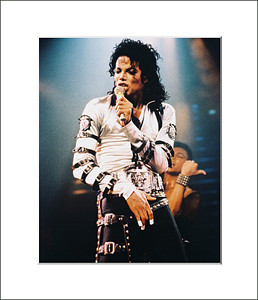 FamousRetail Michael Jackson unsigned 10x8and#39;and39; photo