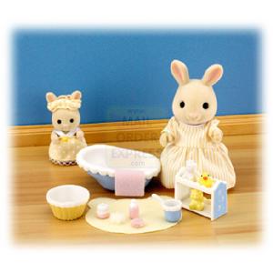 Flair Sylvanian Families Bath Time With Mother