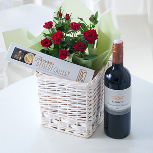 Flowers Direct Red Wine Gift Set
