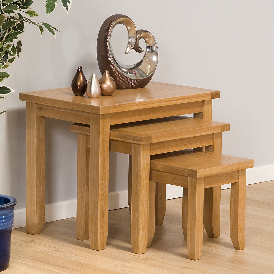 Gardens and Homes Direct Stirling Oak Nest of Tables