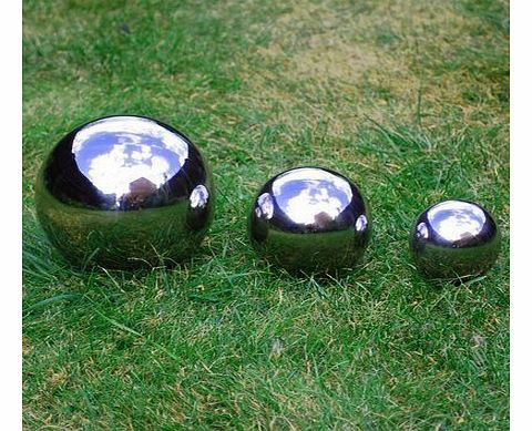 Gardens2you Set of Three Stainless Steel Spheres 6.5, 9 