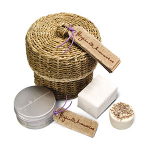 Highland Aromatics Coorie In A Basket Set