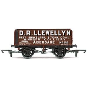Hornby 7 Plank Wagon D R Llewwllyn