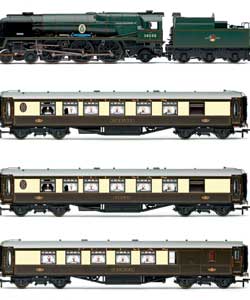 hornby The Cunarder Limited Edition Train Pack