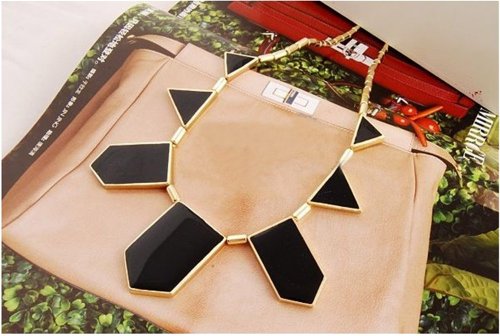 Exquisite Black Geometric Pendant Necklace Gold Tone Chain Costume Jewellery