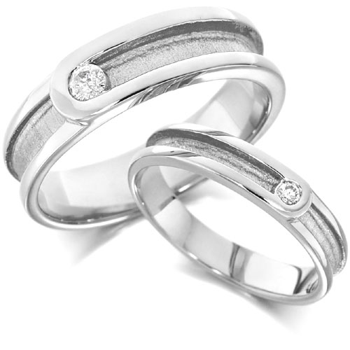 6mm 0.10 Ct Diamond Solitaire Flat Overlap Wedding Band In 18 Ct White Gold