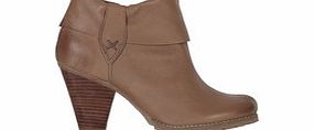 Hush Puppies Revive light brown leather ankle boots