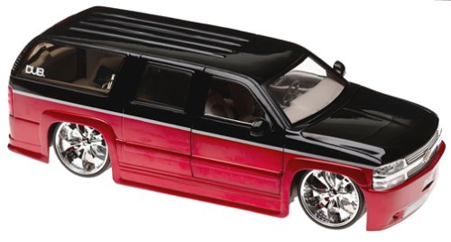 Die-cast Model Chevrolet Suburban (1:18 scale in Metallic Red)