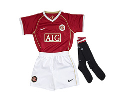 Junior sizes Nike 06-07 Man Utd Baby Kit