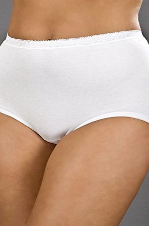 La Marquise Ladies Combed Cotton Maxi Briefs 3 Pairs Pack. Full Bottom Coverage and Low Cut Leg Style with Soft threads and elastics. White size 18