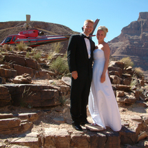 las vegas Weddings - Grand Canyon Helicopter Wedding - Wedding Couple