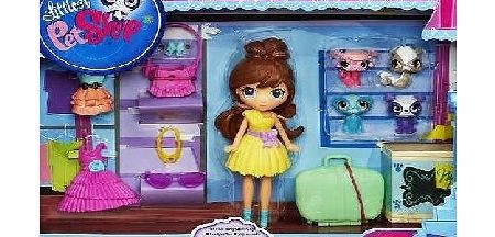 Littlest Pet Shop A4957E240 Blythe Doll with Mini Pet Shop Pets