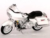 Die-cast Model Harley Davidson Road Glide (1:18 scale in White)
