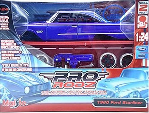 Diecast Model Ford Starliner 1960 (Kit) in Metallic Blue (1:24 scale)