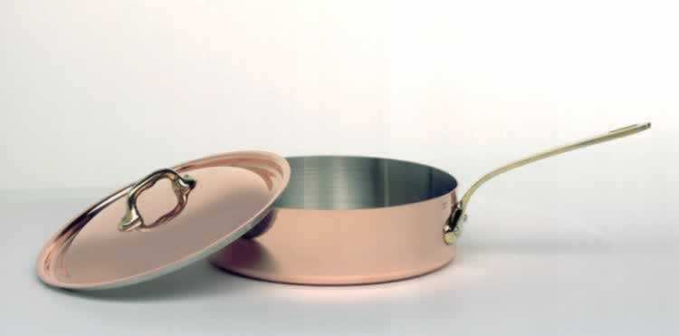 Saute pan 24cm and lid  cast iron