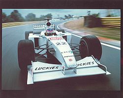 Memorabilia Jacques Villeneuve BAR 2000 Photo Measures 25cm x 20cm (10 `` x 8``)