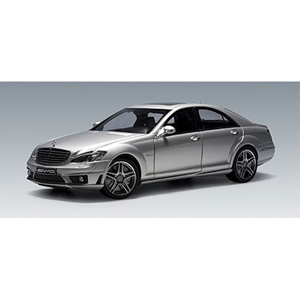 mercedes S63 AMG 2007 - Silver 1:18