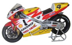 1:12 Scale Honda NSR 500 GP Bike Shell Advance Racing 2001 - Leon Haslam