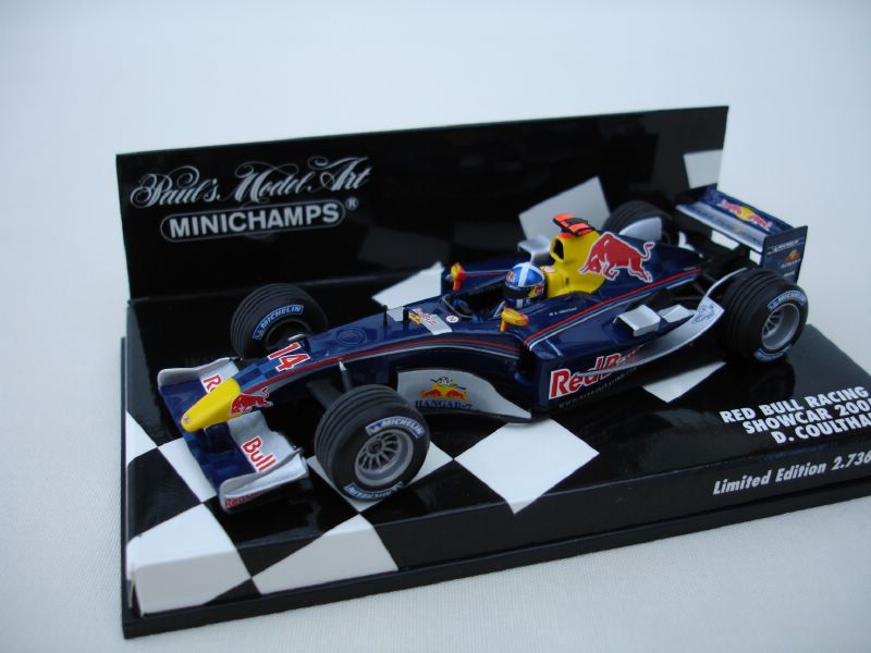 Minichamps Red Bull Racing David Coulthard Showcar 2005 in