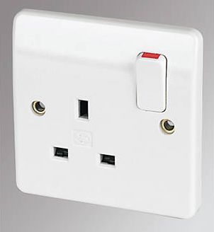 MK, 1228[^]14790 13A 1-Gang DP Switched Plug Socket White 14790