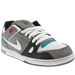Nike 6.0 Male Air Zoom Oncore Ii Suede Upper Nike in White and Grey