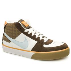 Nike Male 6.0 Mavrk Mid Leather Upper Hi Tops in Brown and White