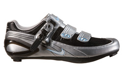 New for 07 the buckle equipped version of the highly popular Ventoux road shoe built on Nikes women 