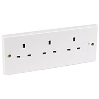 Volex 13A 3 Gang Unswitched Socket